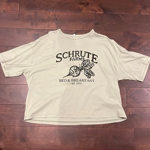 Green, short sleeve t-shirt